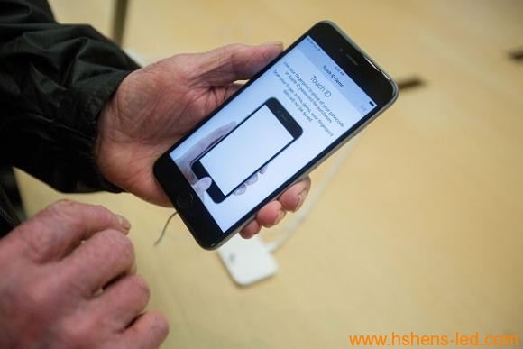 傳iPhone 8將配微LED顯示屏 像素更小更節(jié)能