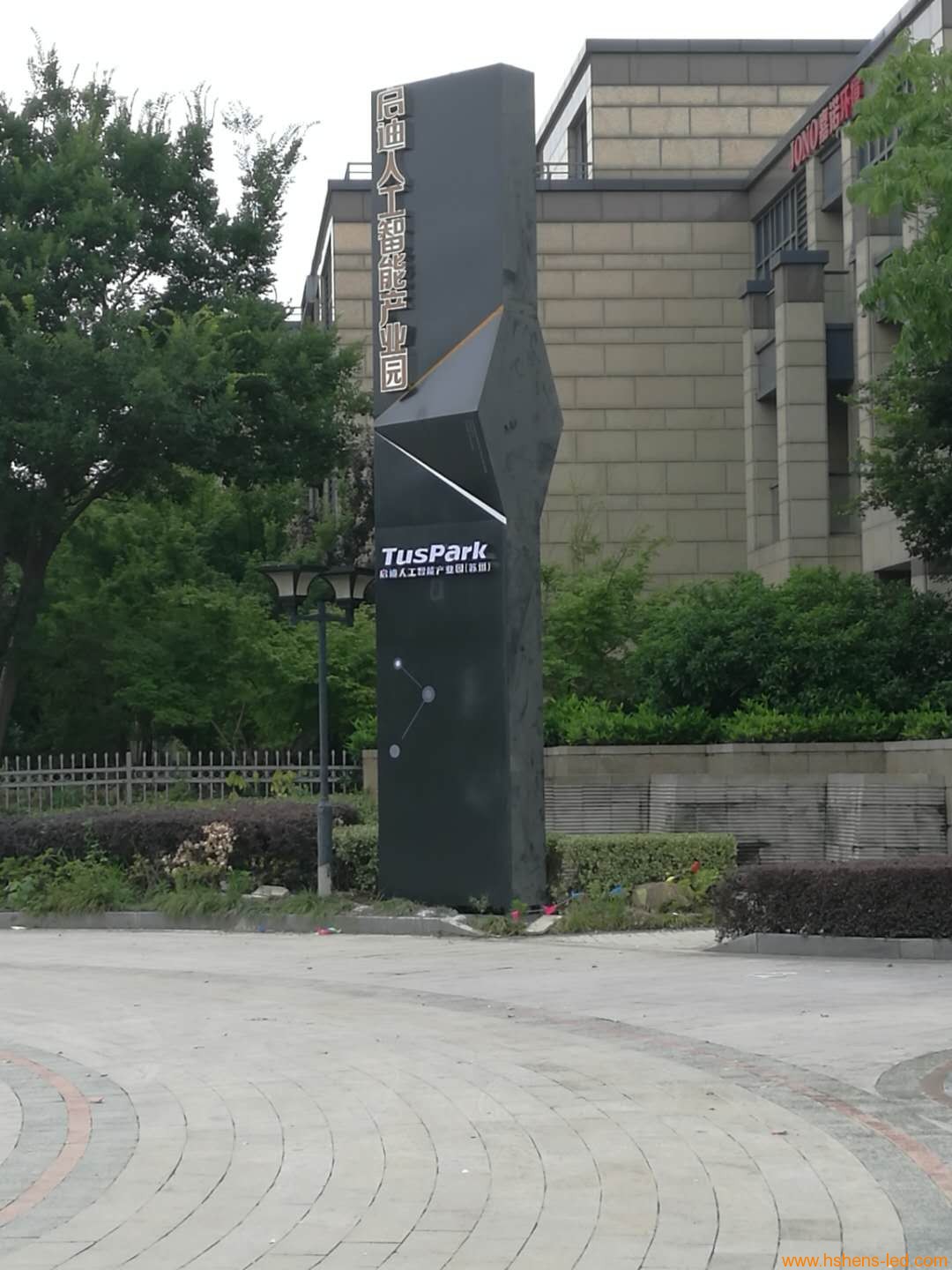 1530492725388558.jpg